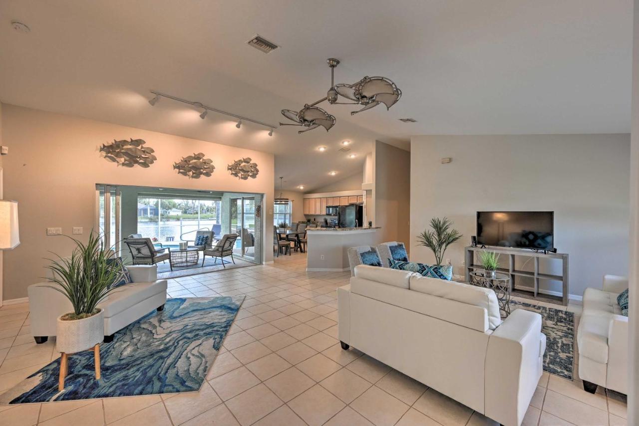 Pet-Friendly Escape With Dock And Kayaks In Cape Coral Villa Екстериор снимка